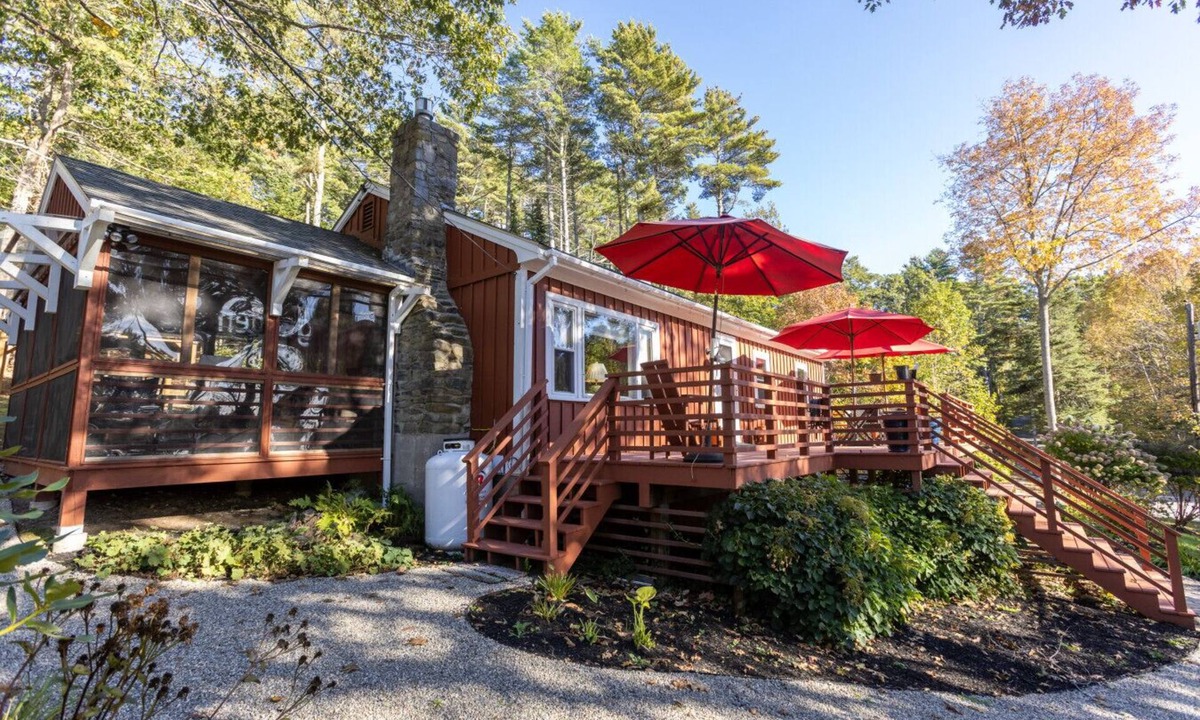 West Boothbay Harbor House | Lakeview Cottage by Sea Maine