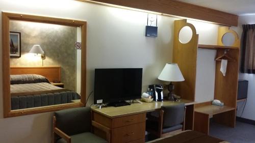 Blind River Hotel | Lakeview Inn
