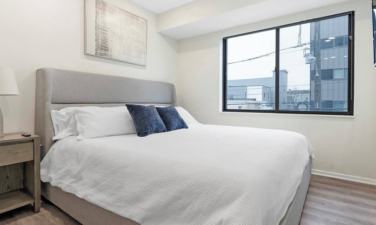 Spruce Hill Apartment | Landing | Amazing 2BD, Gym