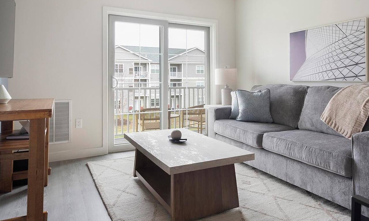 Vernon Apartment | Landing | Incredible 2BD, Yoga Studio, Game Room