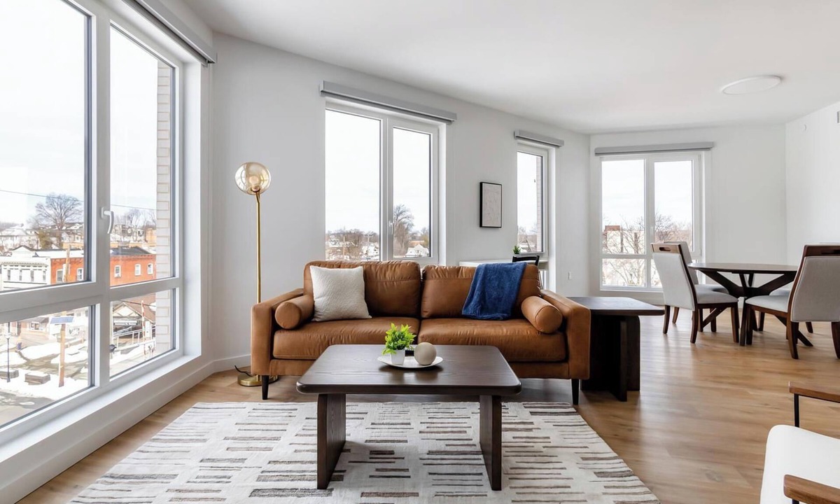 Hackensack Apartment | Landing | Spectacular 2BD, Courtyard