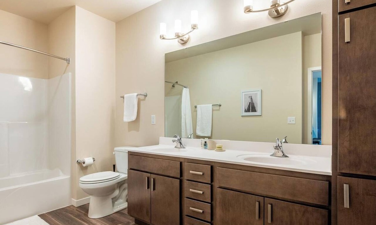 Bridgeport Apartment | Landing | Spectacular 1BD in Steelpointe Harbor