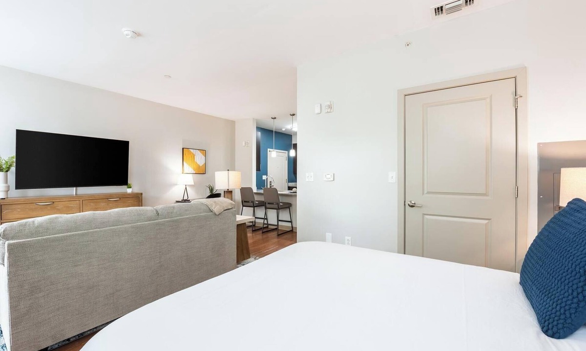 Stratford Apartment | Landing | Stunning 1BD in South End Stratford