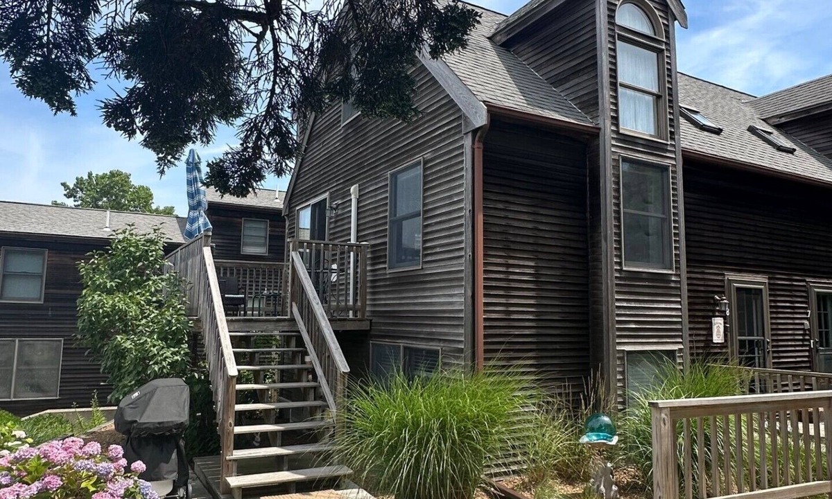 Provincetown Condo | Large 2 Bedroom Condo, 2 1/2 Baths - 3 Levels - Prime Location & Open Layout