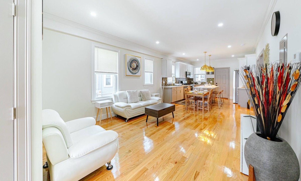 St. Marks Apartment | Large 3BR Pet-Friendly Apt w/Free Parking Near Red Line-Downtown Boston 82