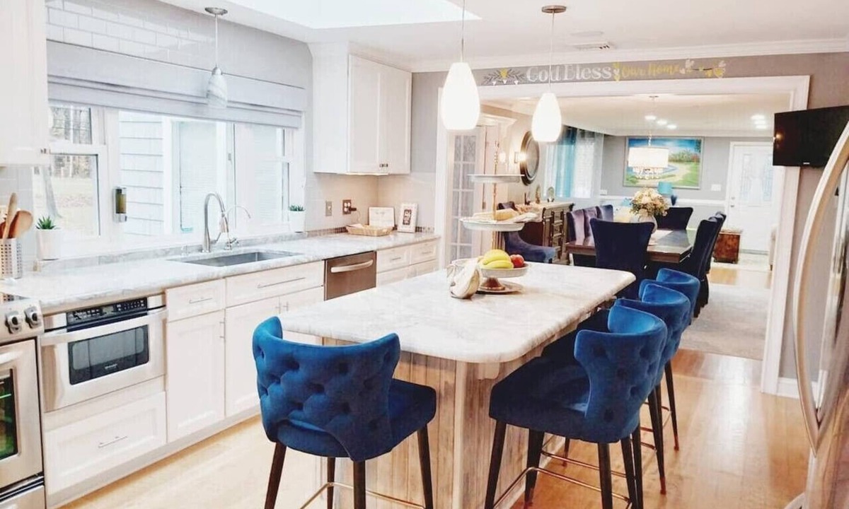 Wolcott House | Large 4 bedroom - Pool - Fire Pit
