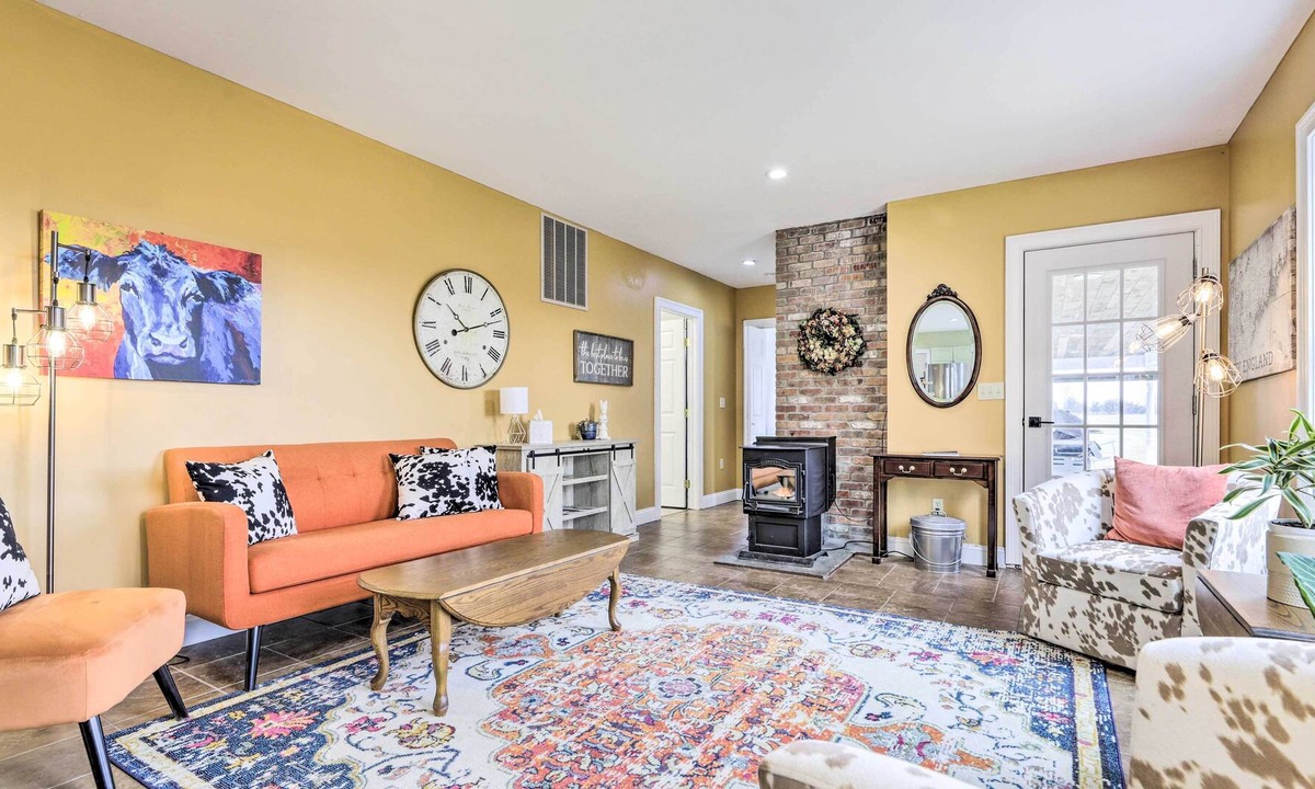 Lebanon House | Lebanon Farmhouse: 29 Mi to Ocean Beach Park!