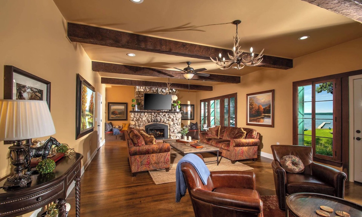 Moravia House | Level Lakefront on Owasco Lake! Sleeps 14!