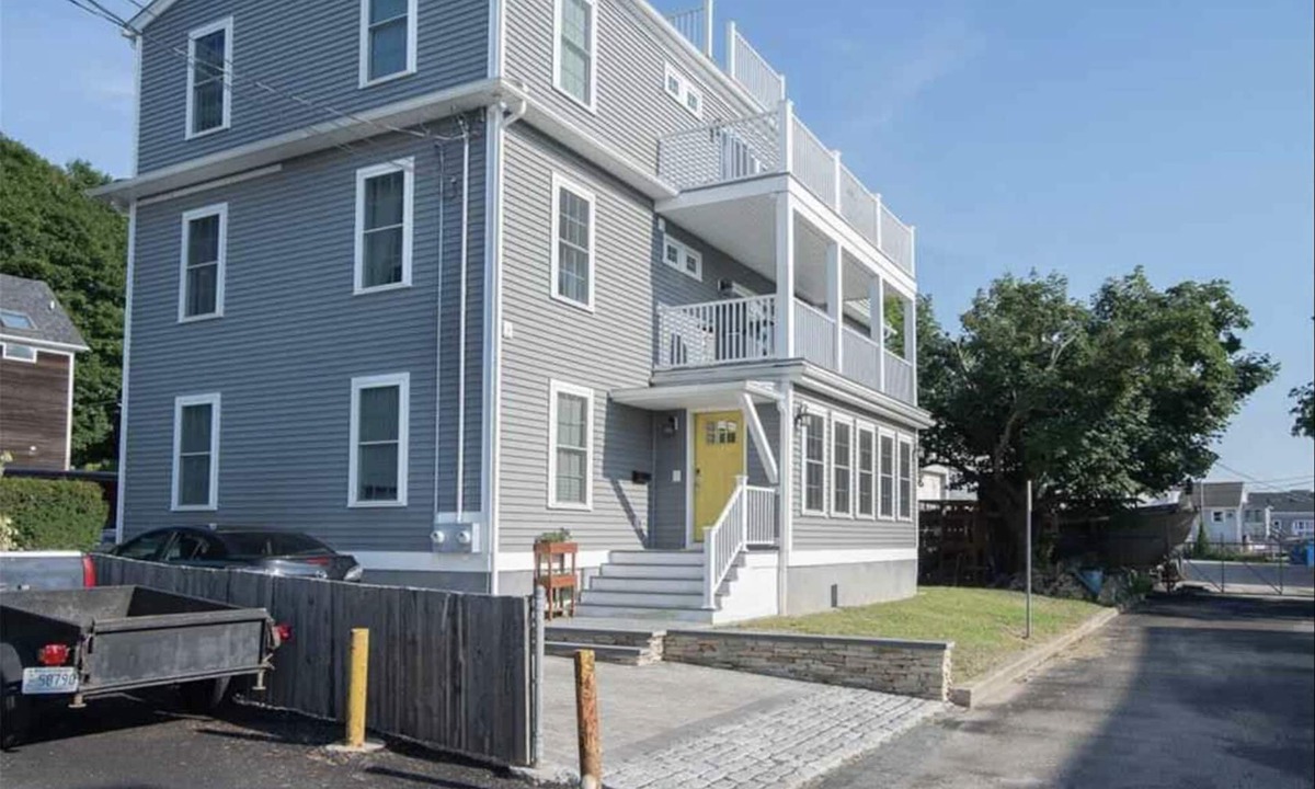 Warren House | Light and Bright set in Historic Warren