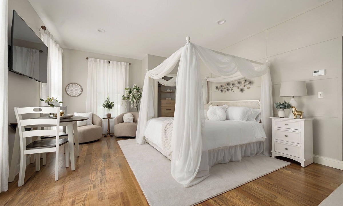 Rome Bed & Breakfast | Lily and Lace Suite