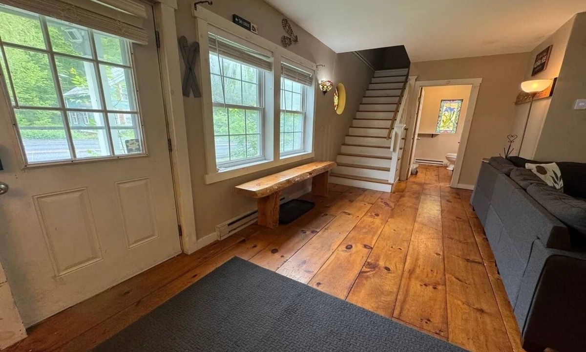 Wardsboro Cabin | Lion's Mane Lodge - Ski, Hike, Forage, Relax