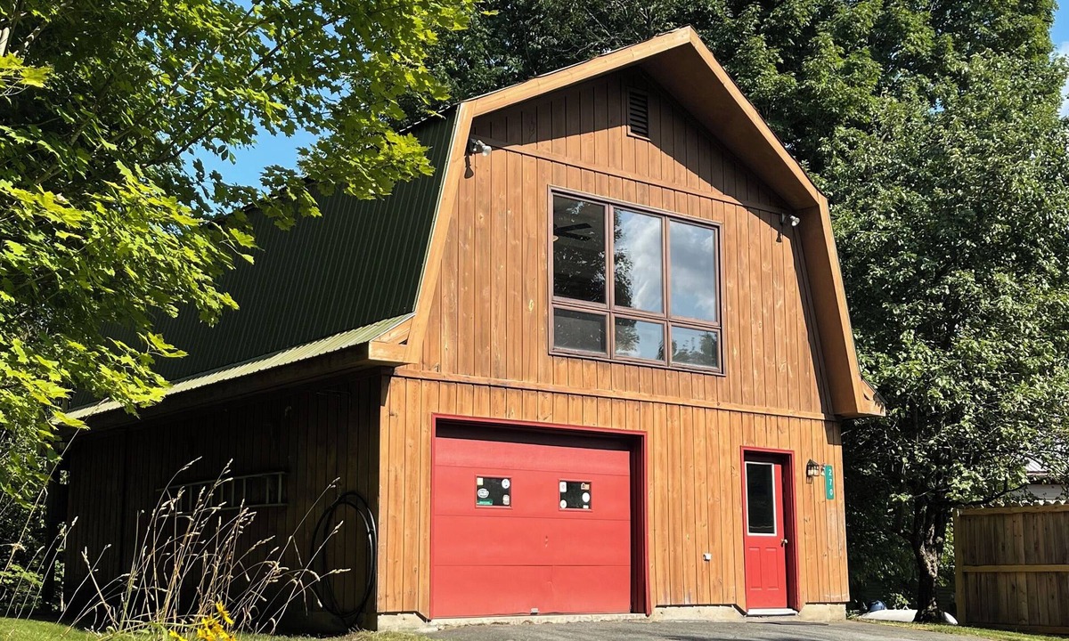 East Burke Cottage | Little House at Burke Basecamp Ride-In Ride-Out Kingdom Trails – Bike Storage