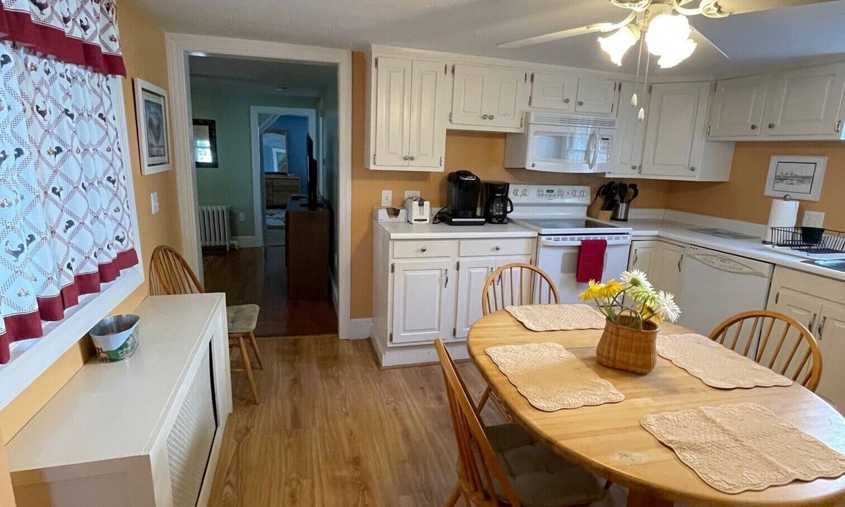 Yachting Village Apartment | LOCATION! Downtown, 2BR, Full Kitchen, Patio, off-street parking for two cars!