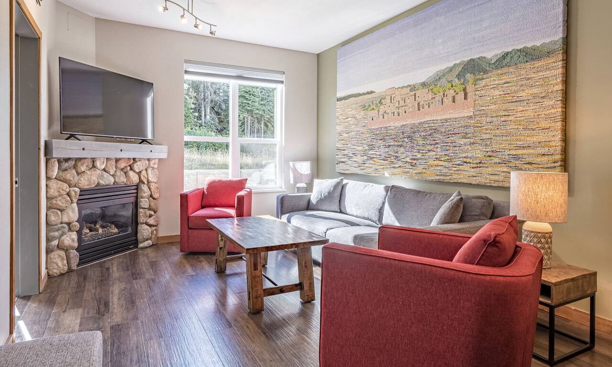 Silver Star Mountain Condo | Location, Location, Location! Large Corner Ground Floor Newly Renovated Condo