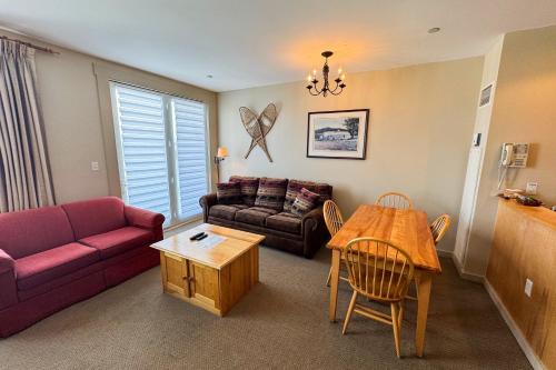 Stratton Mountain Apartment | Long Trail House 459
