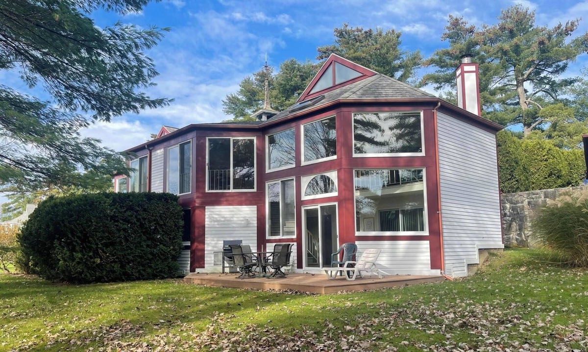 Lenox Condo | Lots of snow! Ski, snowshoe/heated pool - fabulous in beautiful Stockbridge