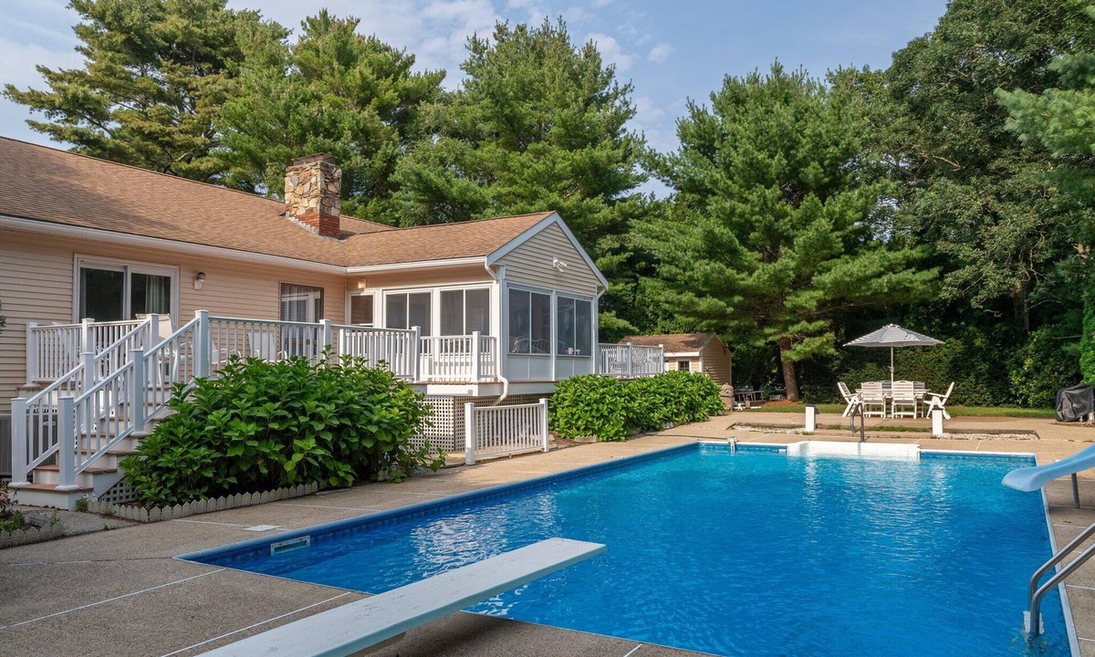 Cotuit House | Lots of space for a big family reunion, privacy, HEATED pool