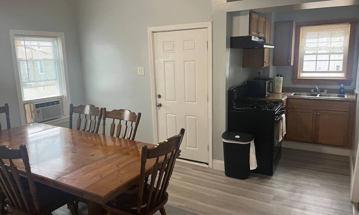 New Bedford Apartment | Lovely 4- Bedroom apartment for rent