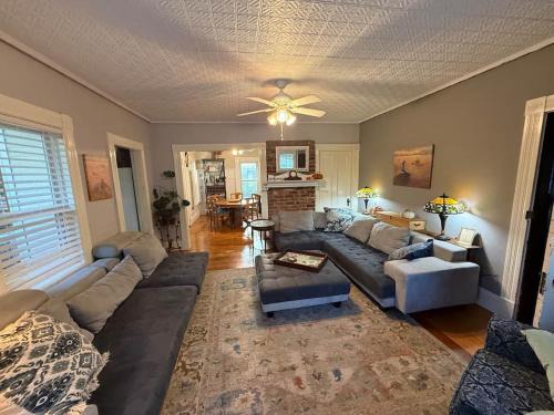 Milford Apartment | Lovely apartment with King bed, 2 twins & 2 sofas