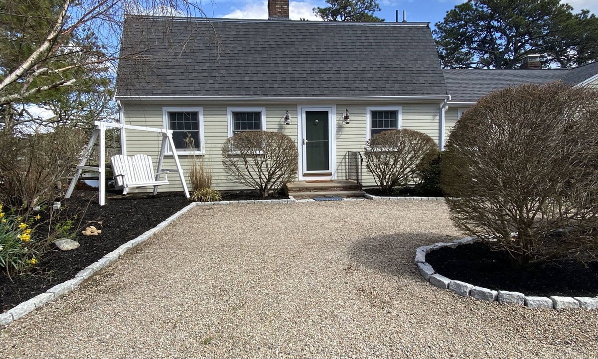 East Harwich House | Lovely House On Beautiful Fresh Water Pond