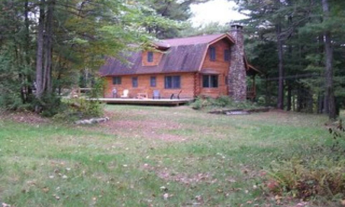 Jay Cabin | Lovely log home on the AuSable River in the High Peaks region of the Adirondacks