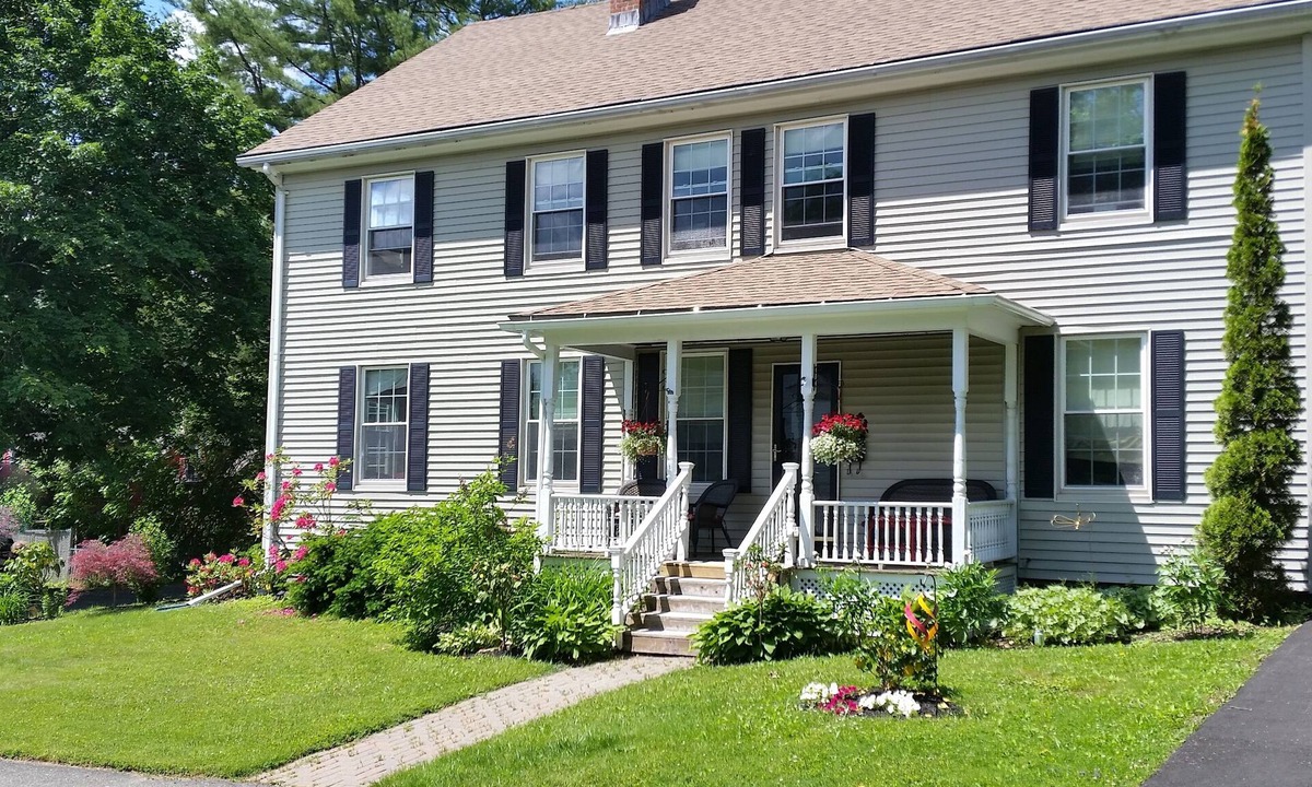 Lenox House | Lovely Townhouse In Heart Of Lenox, 2 Bedroom, 2 Bath