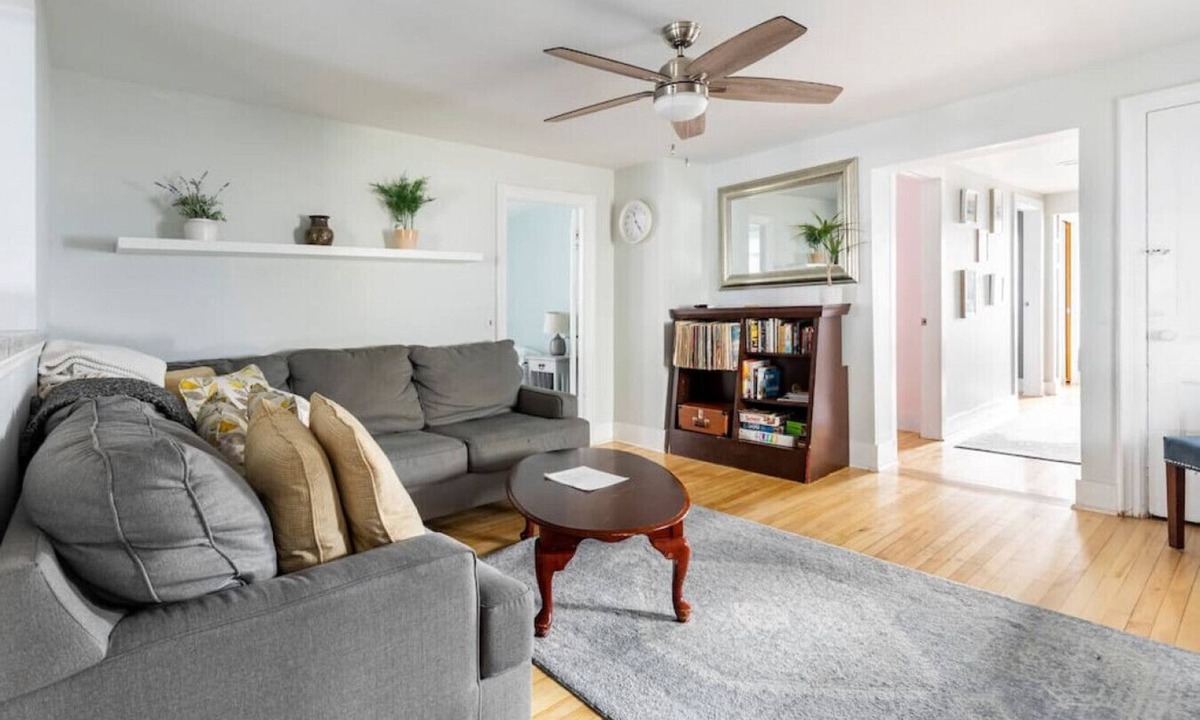 Old North End Apartment | Lower Park · Comfortable & clean close to downtown Burlington