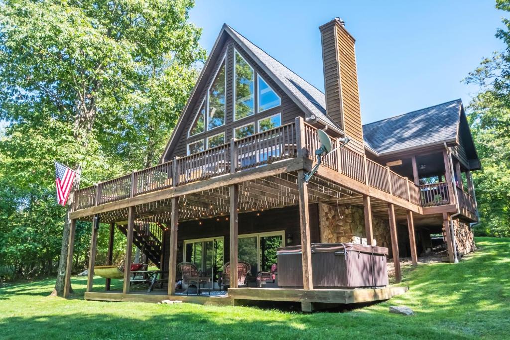 Mountainside House | Lucky 12