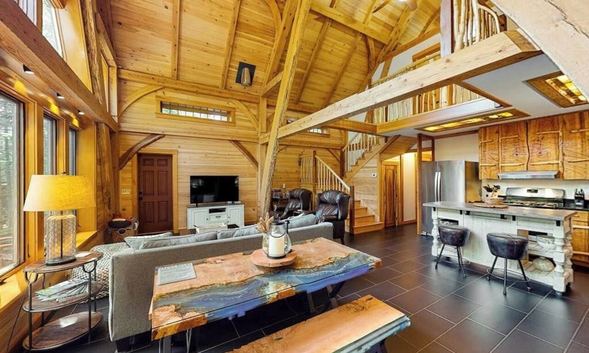 Franklin House | Lumberjack Cottages
