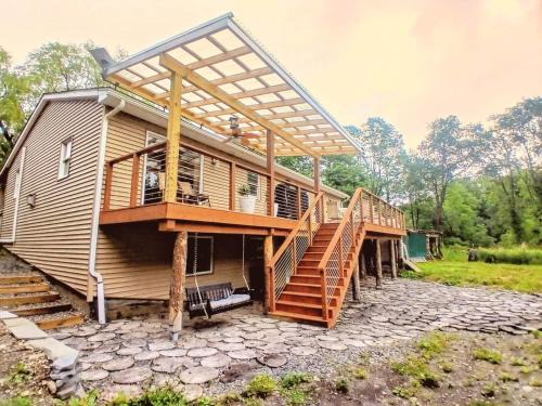 Spencer House | Lumberjack Luxury Lair Steam Shower Hot Tub