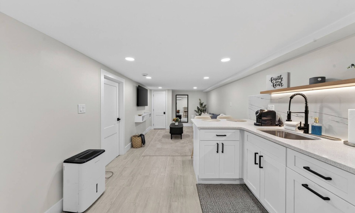 Hempstead Apartment | Luna Vista Rose Apartment/1 Bed & 1 Bath