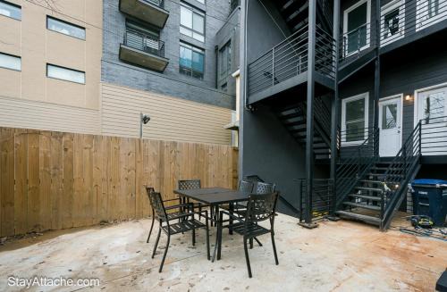 Southeast Apartment | LUX 2BR Apartment in DC with Patio