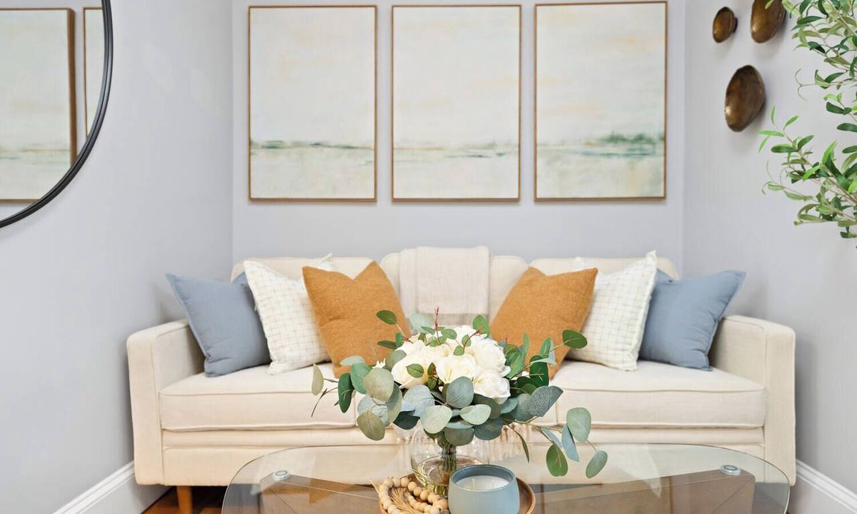 Ward Two Apartment | Lux 4 Bedrooms/2 Bathrooms. Walk to Harvard, T line + Free Parking