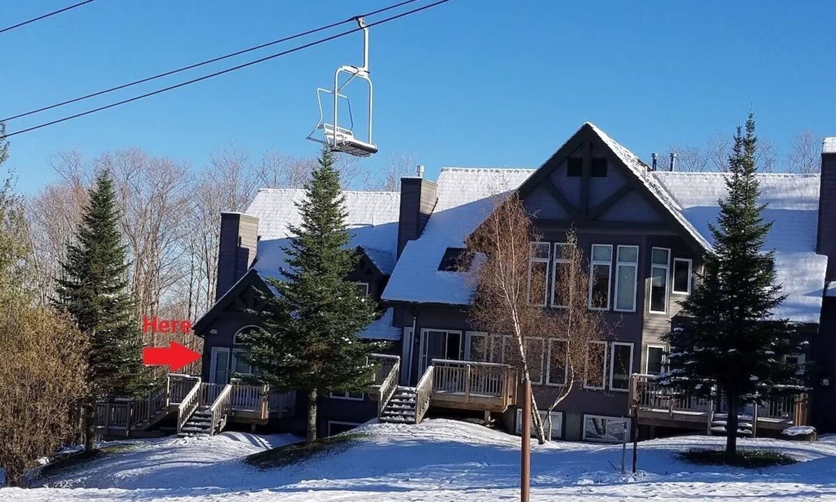 North Troy House | Lux 5BR/4BA V125 Ski I/O, 18-hole Championship Golf, Water Park, pet friendly