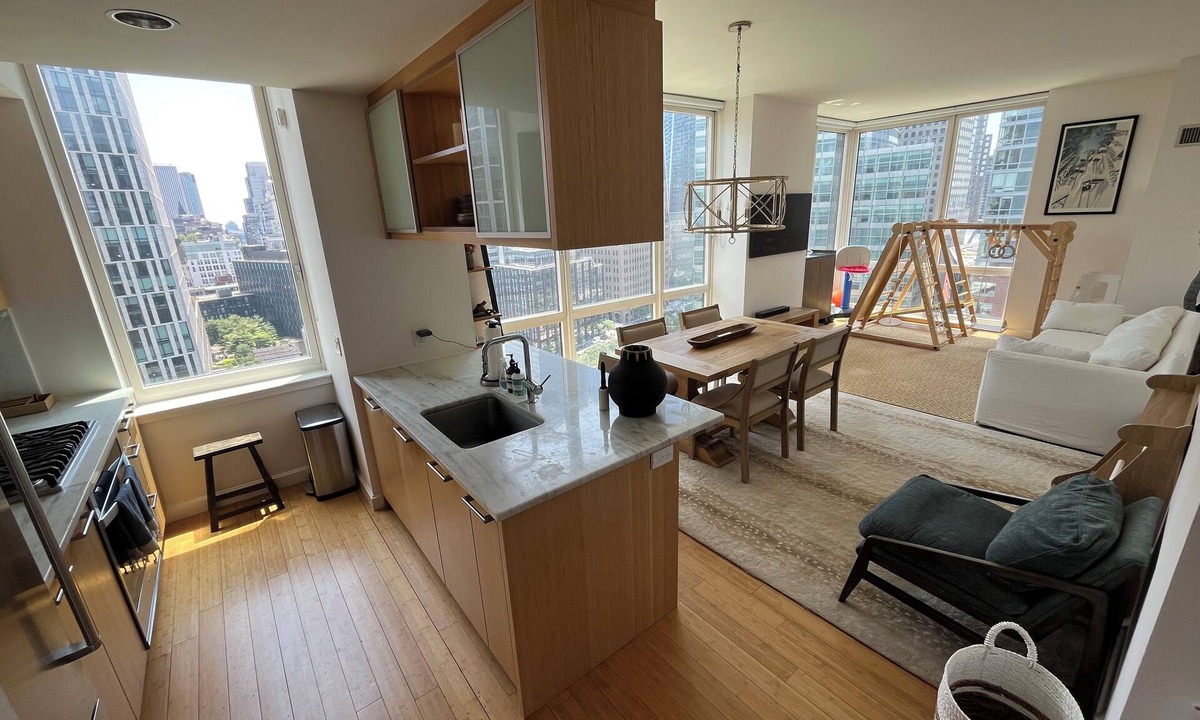 Battery Park City Apartment | Lux apartment in Battery Park City with great views, fitness room & roof deck