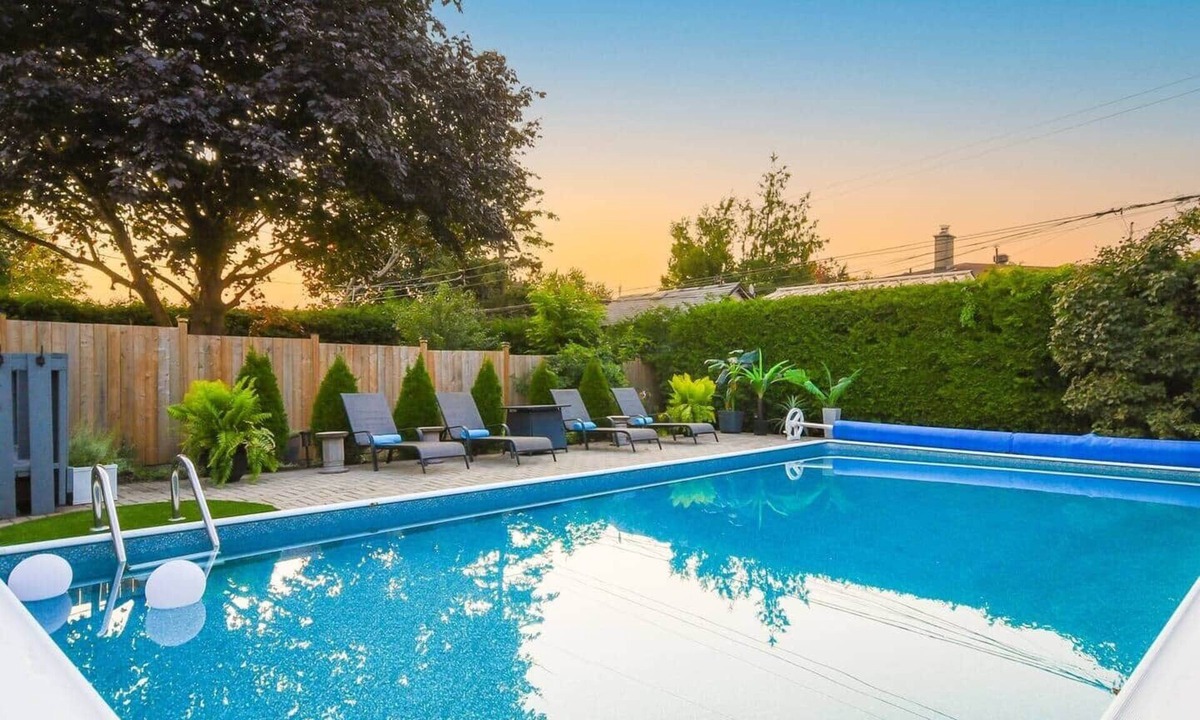 Ottawa Division House | Luxe 3BR Bungalow With Ensuite Baths And Pool