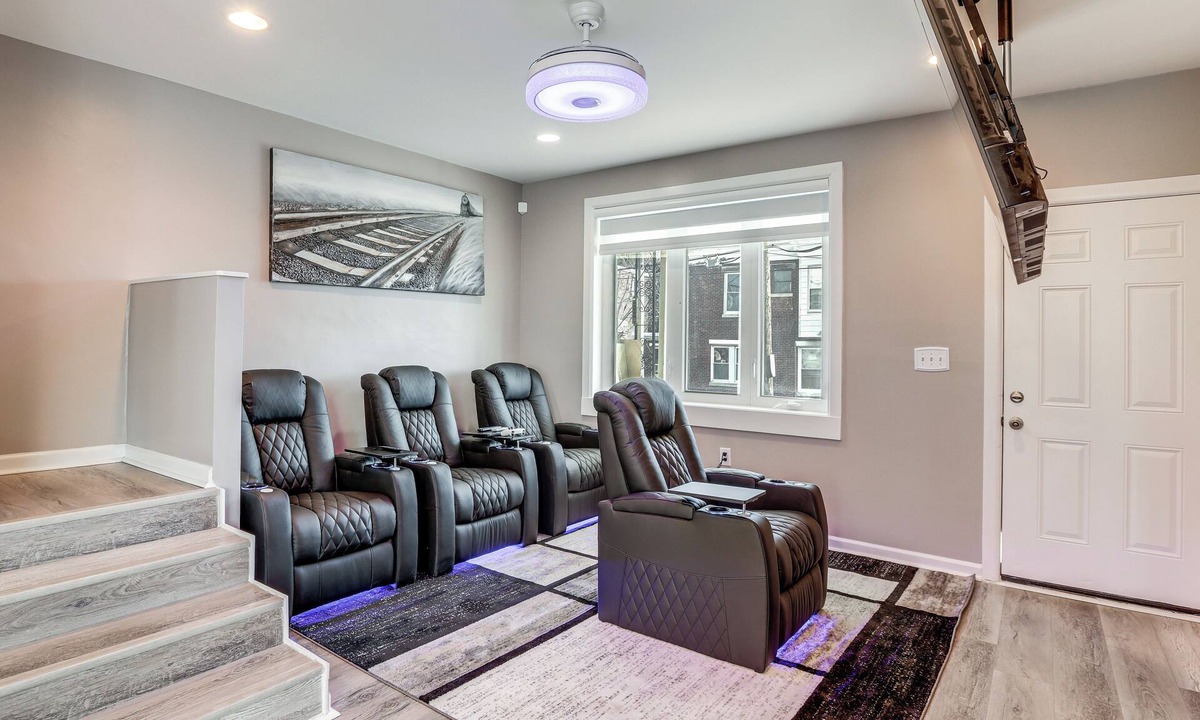 Delair House | Luxe Philly Home w/Indoor Jacuzzi & 100-Inch TV!