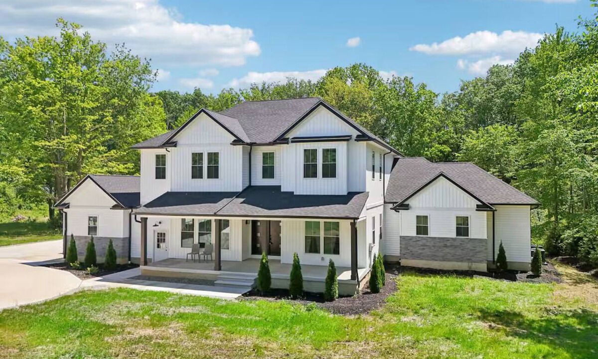 Gates Mills House | Luxurious Hidden Gem in Suburbs of Cleveland OH