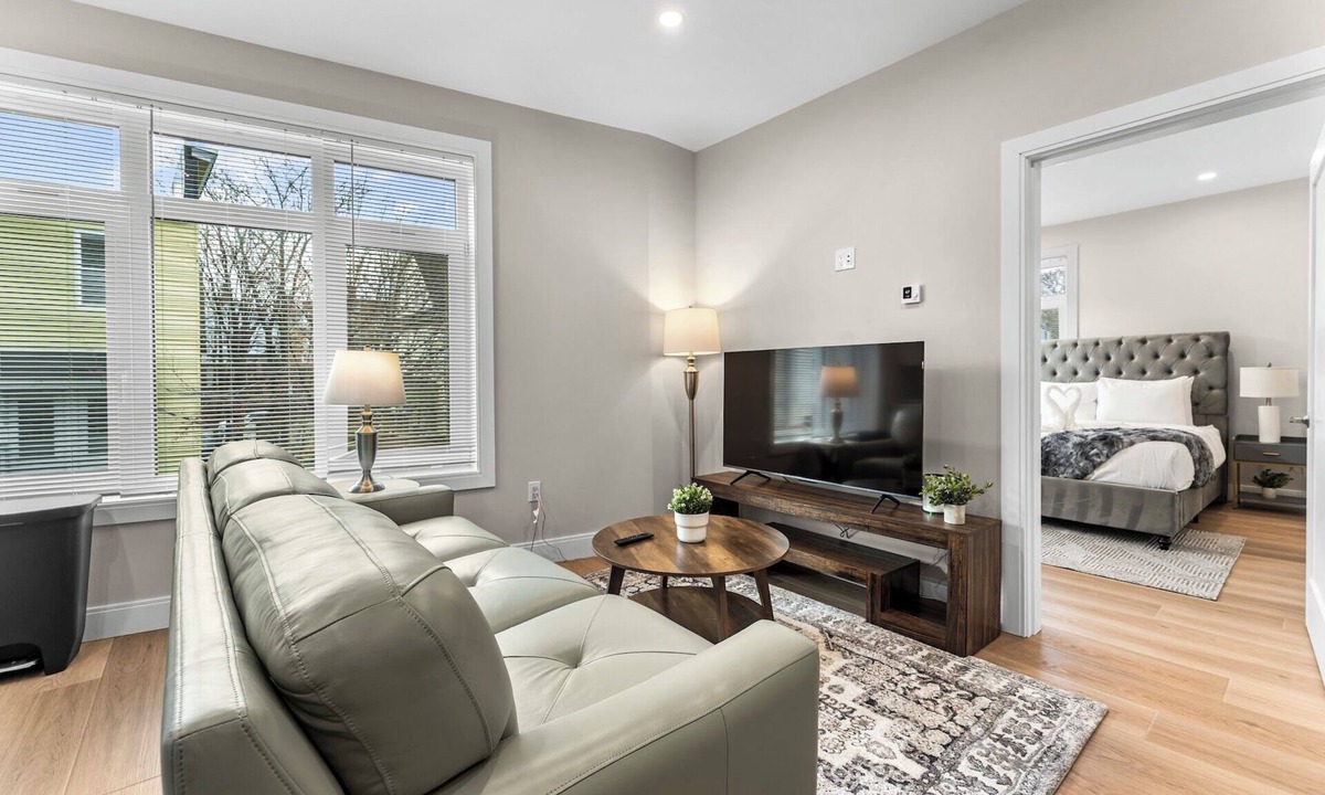 Prospect Hill Apartment | Luxury 2bd/2ba near Cabmridge rmv4
