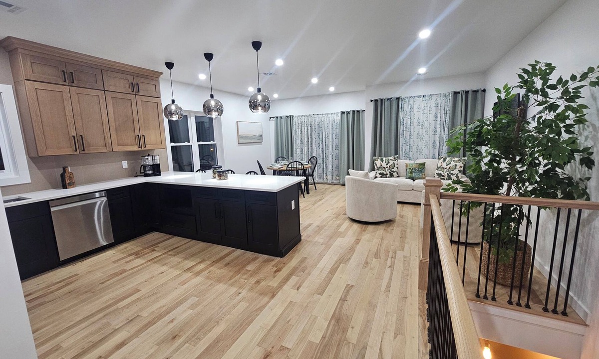 Newark Apartment | Luxury 3-bedroom apartment in welcoming Newark, minutes from MAJOR INTERNATIONAL SPORTING EVENT, NYC, EWR.