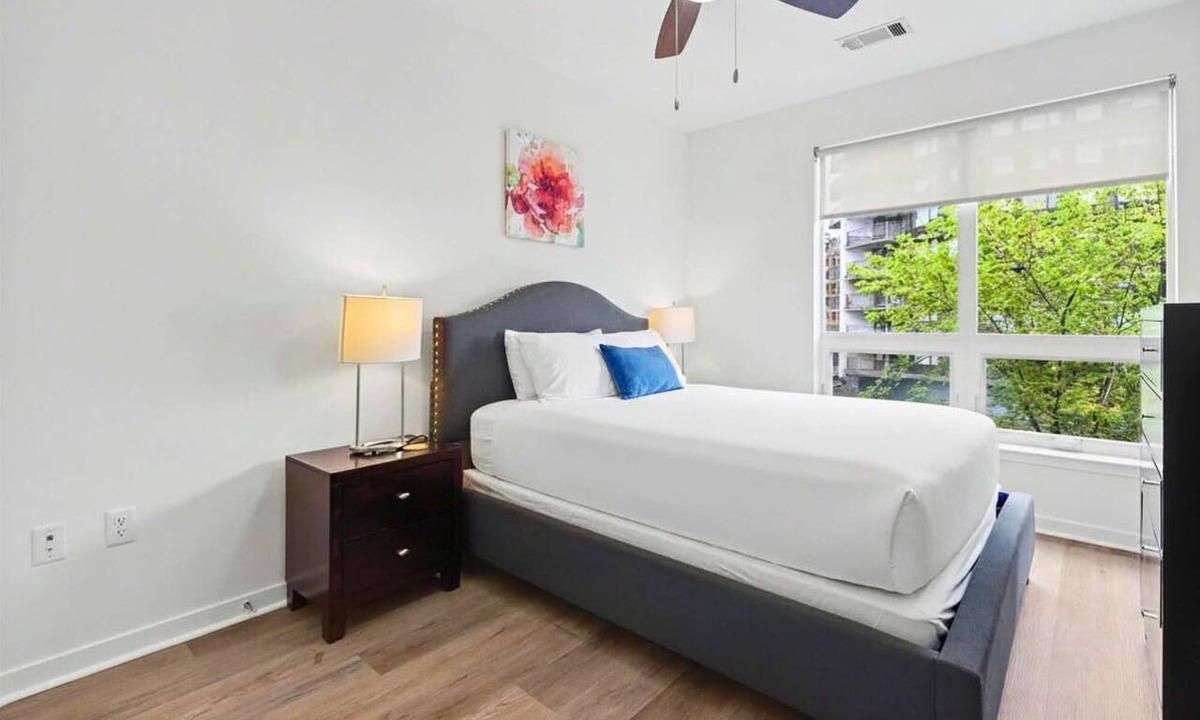 Downtown Apartment | Luxury Apt Downtown with Pool & Gym