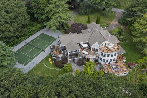 Cape Neddick House | Luxury Estate Walk to Beach Tennis Sleeps 20