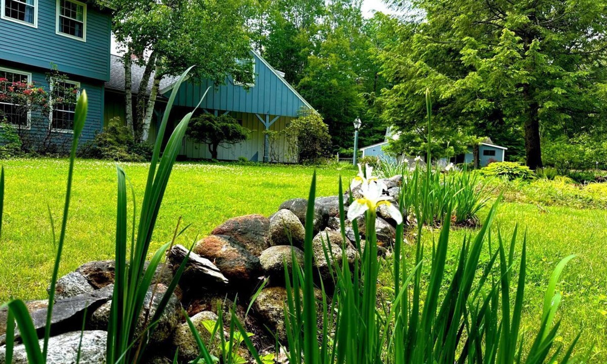 Hancock House | Luxury Farm Stay at Glenrose Manor - Wolf Pine Hollow