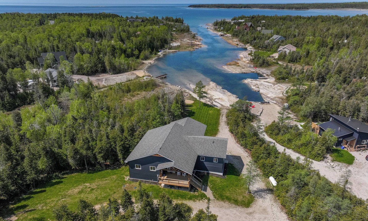 Stokes Bay Apartment | Luxury Lakefront Escape with Games Room