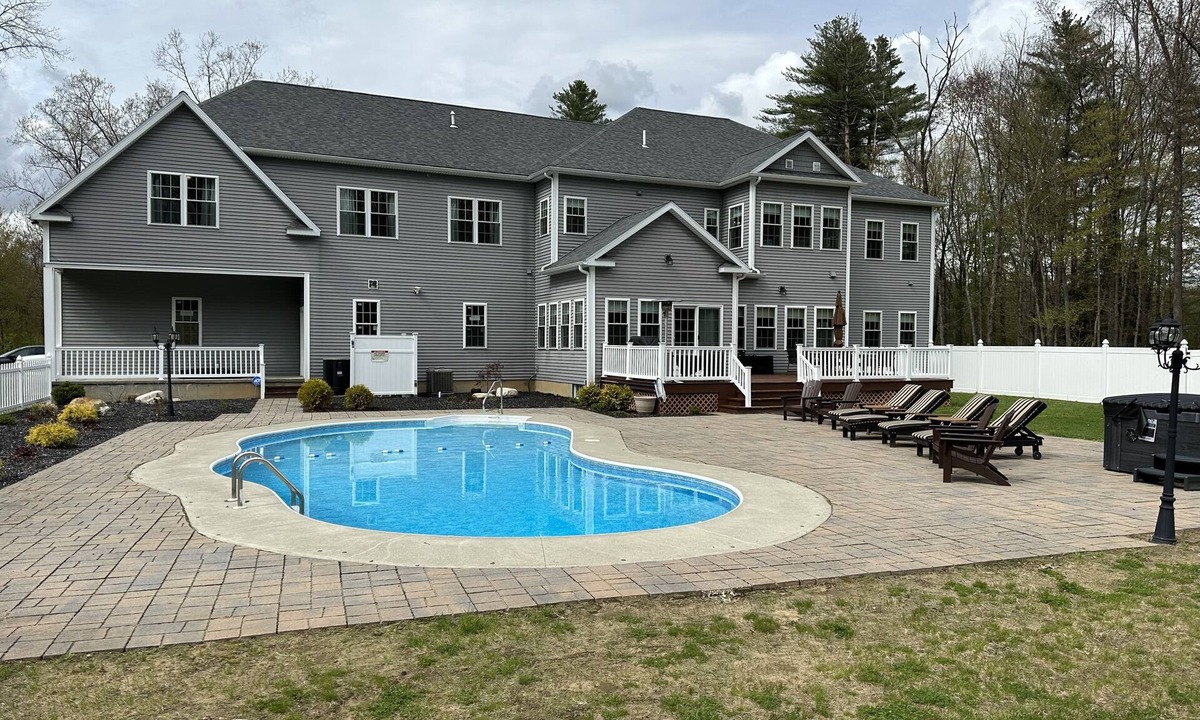 Saratoga Springs House | Luxury Mansion🏠Heated Pool🏊HotTub🛀🏿By Track🏇Town🌇Golf⛳️ Beach🏖️SPAC🎶Springs💦Ski⛷️