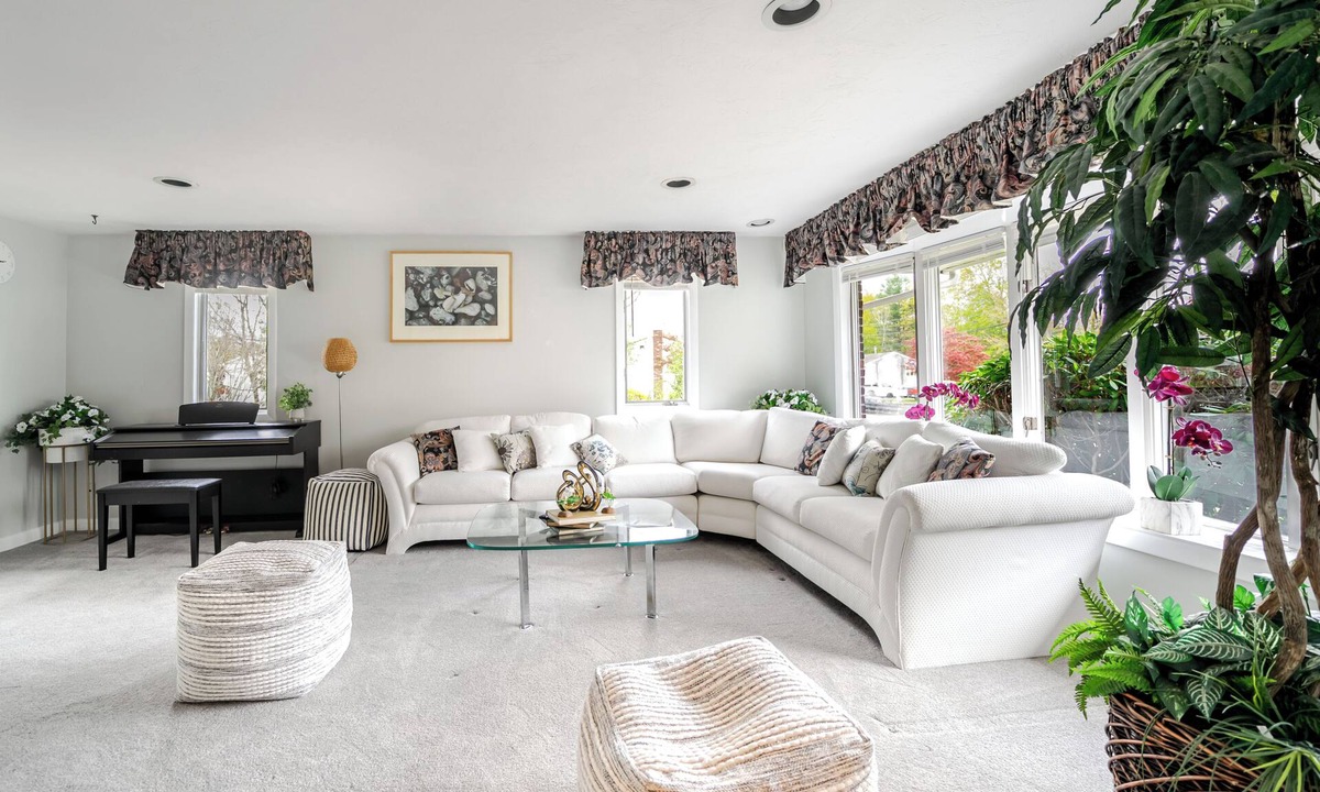 Randolph House | Luxury & Private 6BR Single House Summer Retreat w/Parking & Pet-Friendly 35