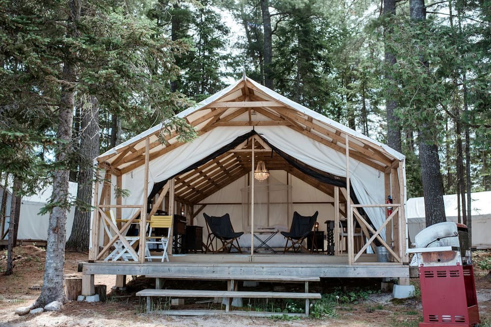 Strong RV Rental | Luxury Tent Rental for Unique Romantic Getaway in Sundridge, Ontario