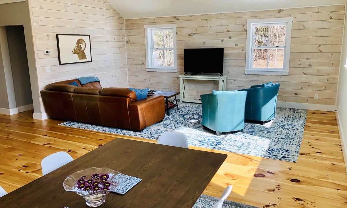 Waterbury Center Condo | Luxury Treetop Vacation Home in Waterbury Center
