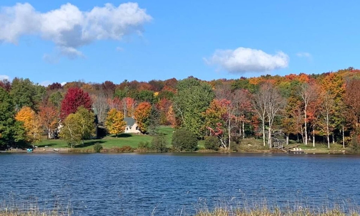 Jewett House | Luxury waterfront ski cabin, 4-bedroom house and office