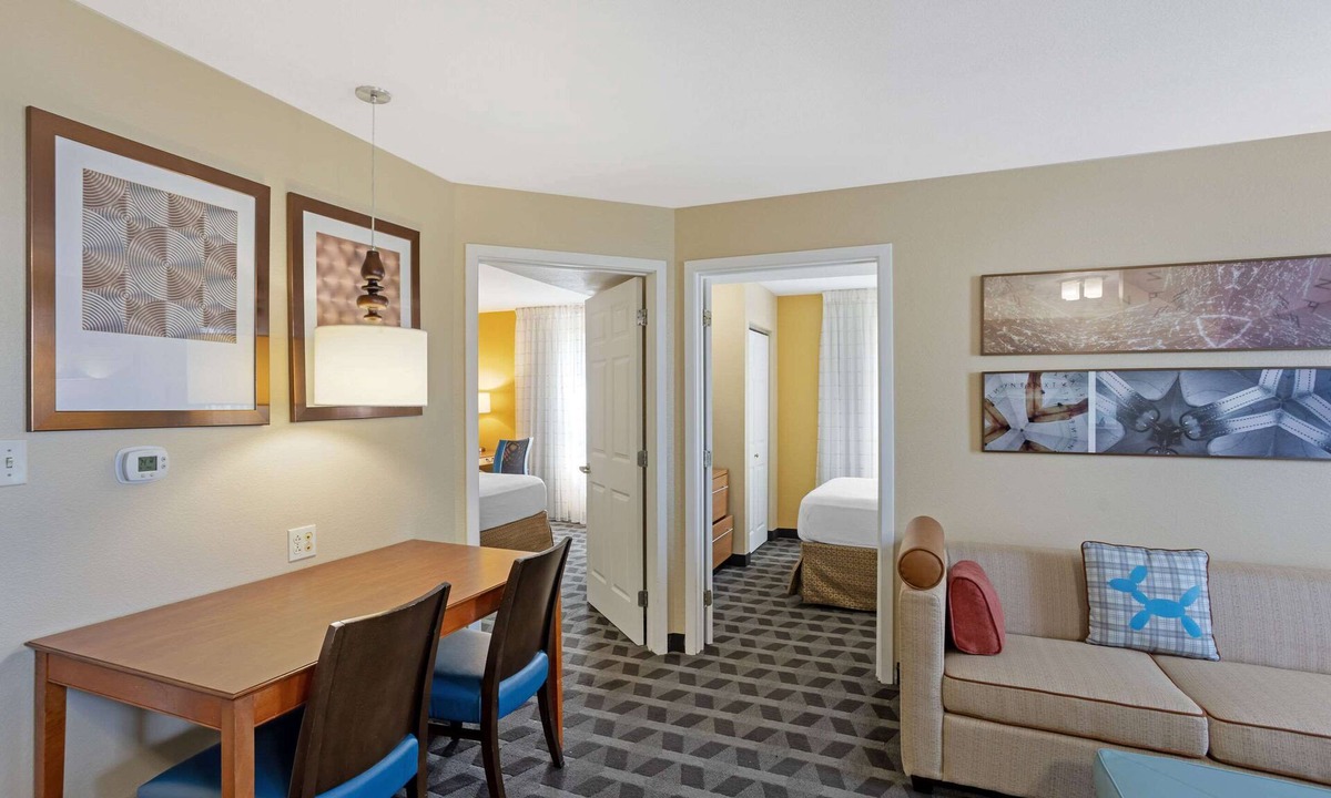 Mount Laurel Hotel | MainStay Suites Mt. Laurel - Philadelphia